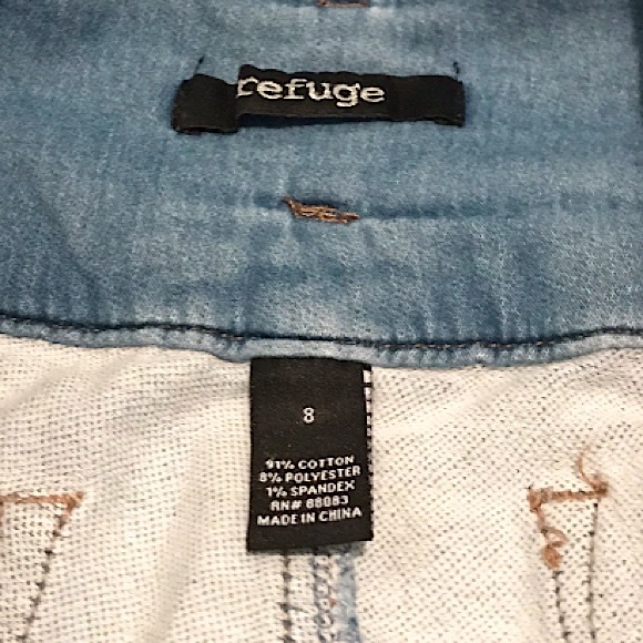 Refuge Light Wash Button Fly Jeans - Picture 8 of 8